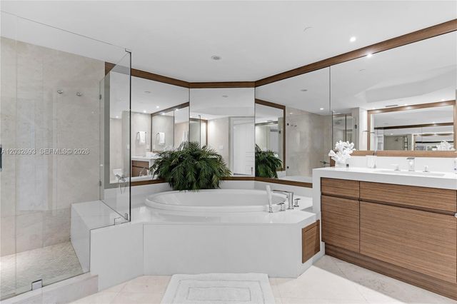 430 S Grand Bay Drive 505, Key Biscayne, FL 33149