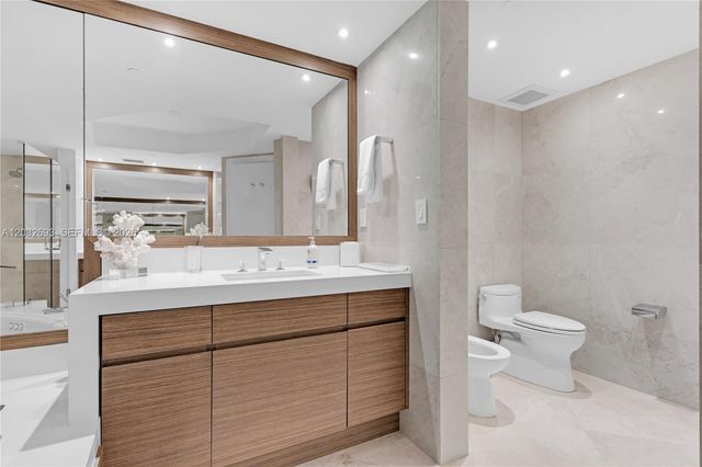 430 S Grand Bay Drive 505, Key Biscayne, FL 33149