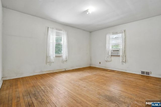 22 Springbrook Road, Livingston, NJ 07039