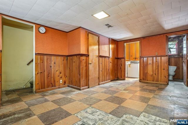 22 Springbrook Road, Livingston, NJ 07039