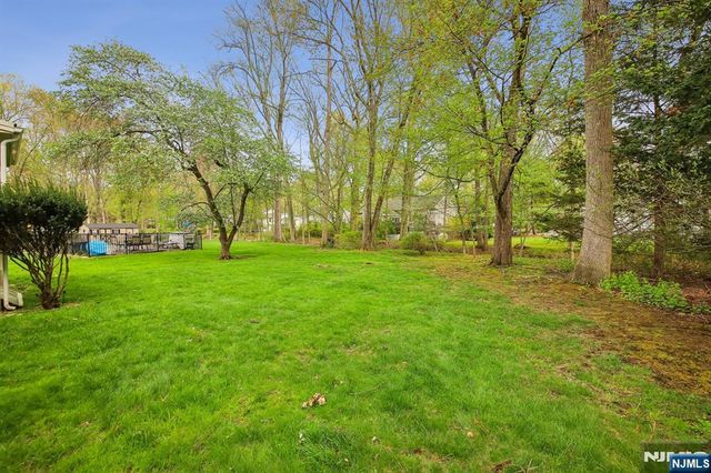 22 Springbrook Road, Livingston, NJ 07039