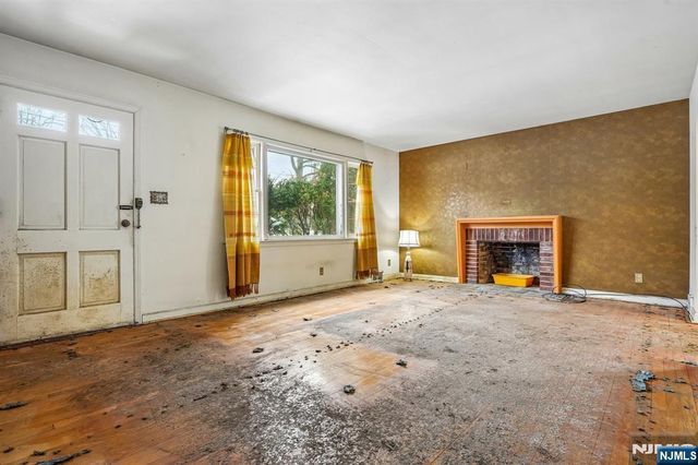 22 Springbrook Road, Livingston, NJ 07039