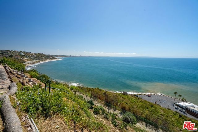 18434 Coastline Drive, Malibu, CA 90265