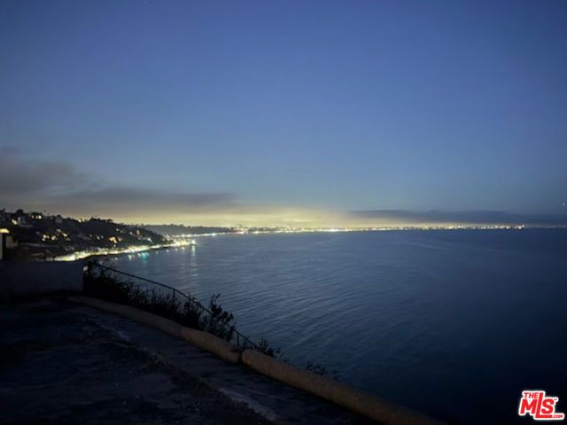 18434 Coastline Drive, Malibu, CA 90265