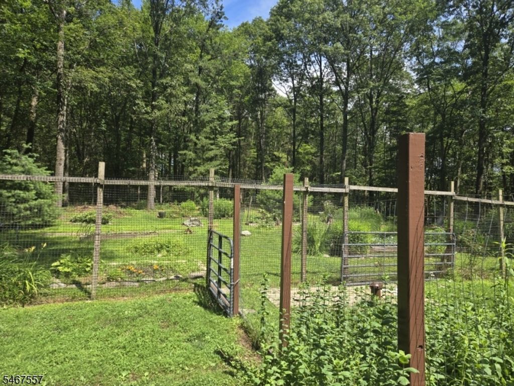10 Hardwick Rd, Hardwick Twp., NJ 07825 — photo 2