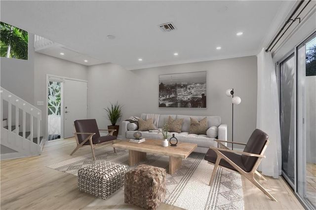 101 SE 15th Avenue H, Fort Lauderdale, FL 33301