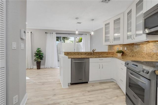 101 SE 15th Avenue H, Fort Lauderdale, FL 33301