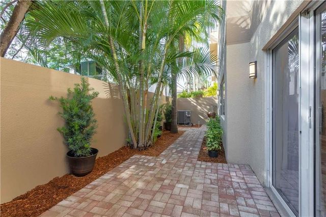 101 SE 15th Avenue H, Fort Lauderdale, FL 33301