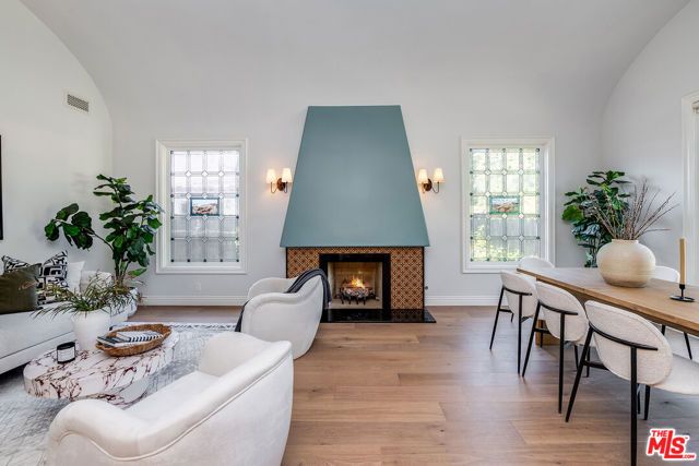 4359 Clybourn Avenue, Toluca Lake (los Angeles), CA 91602