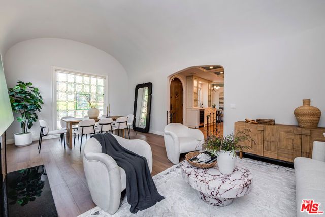 4359 Clybourn Avenue, Toluca Lake (los Angeles), CA 91602