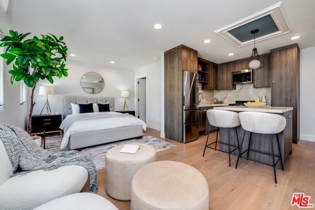 4359 Clybourn Avenue, Toluca Lake (los Angeles), CA 91602