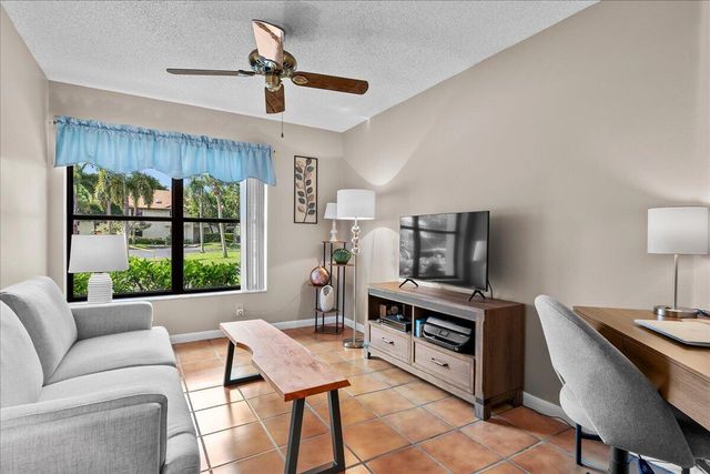 3323 Lucerne Park Drive, Greenacres, FL 33467