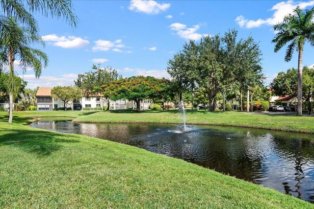 3323 Lucerne Park Drive, Greenacres, FL 33467