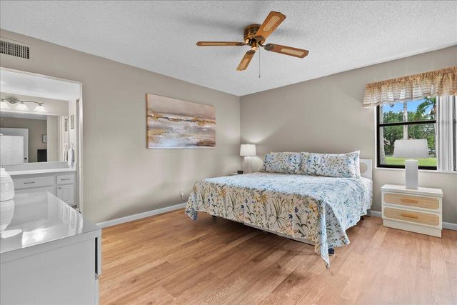 3323 Lucerne Park Drive, Greenacres, FL 33467