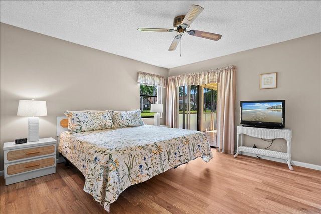 3323 Lucerne Park Drive, Greenacres, FL 33467
