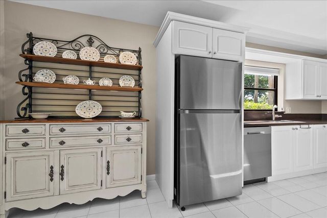 3323 Lucerne Park Drive, Greenacres, FL 33467