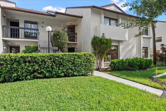3323 Lucerne Park Drive, Greenacres, FL 33467