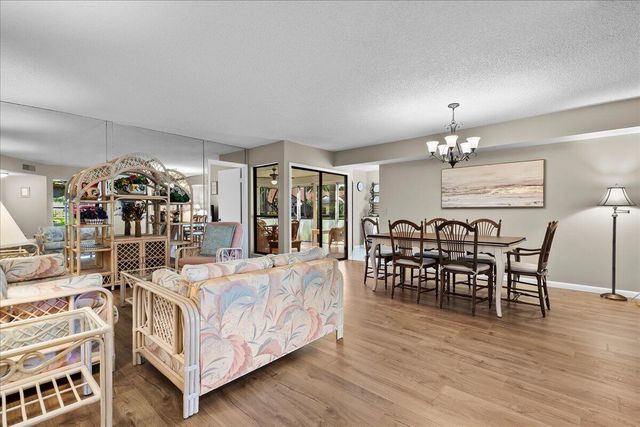 3323 Lucerne Park Drive, Greenacres, FL 33467