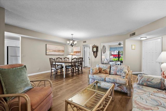 3323 Lucerne Park Drive, Greenacres, FL 33467