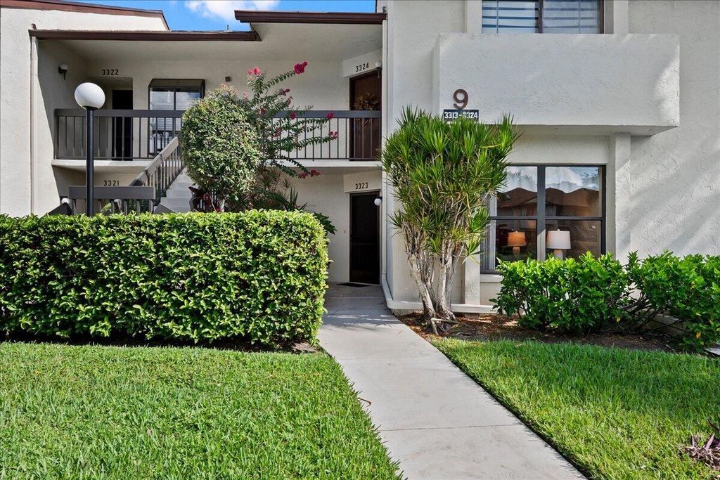 3323 Lucerne Park Drive, Greenacres, FL 33467