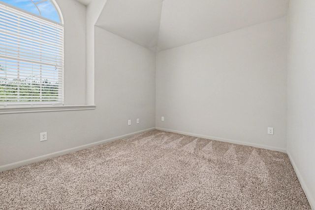 4921 Summer Ridge Drive, Conroe, TX 77303