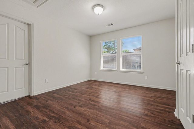 4921 Summer Ridge Drive, Conroe, TX 77303