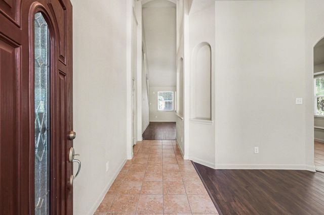 4921 Summer Ridge Drive, Conroe, TX 77303