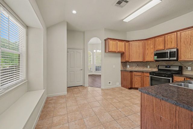4921 Summer Ridge Drive, Conroe, TX 77303