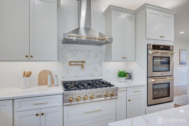 54 Nevsky Street, Edison, NJ 08820