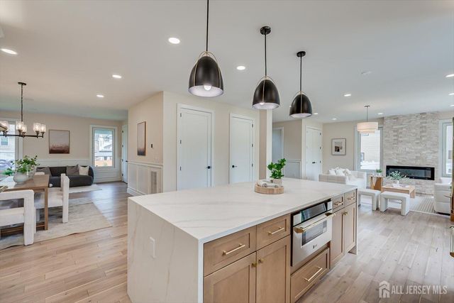 54 Nevsky Street, Edison, NJ 08820