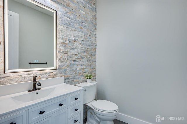 54 Nevsky Street, Edison, NJ 08820