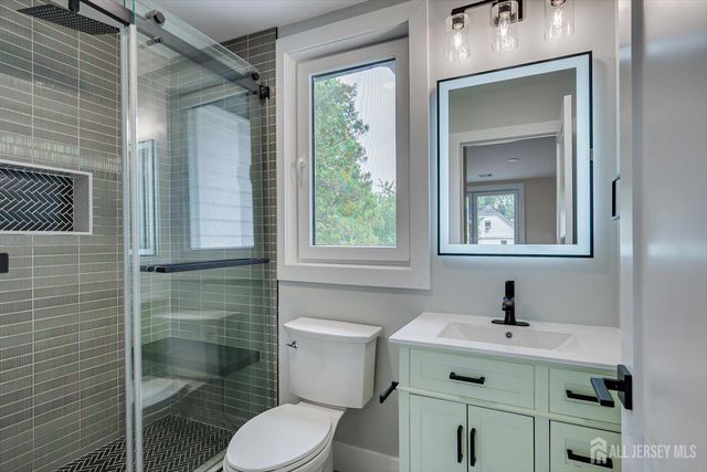 54 Nevsky Street, Edison, NJ 08820