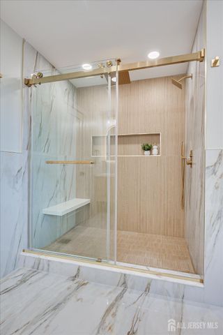 54 Nevsky Street, Edison, NJ 08820