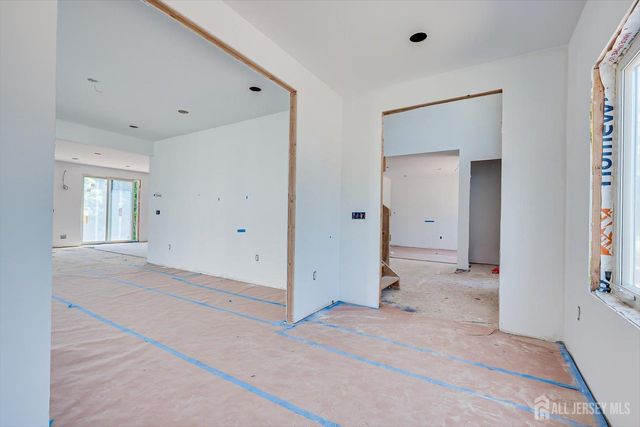 54 Nevsky Street, Edison, NJ 08820