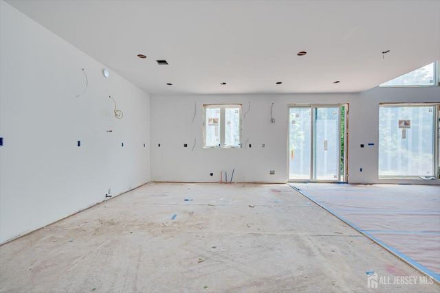 54 Nevsky Street, Edison, NJ 08820
