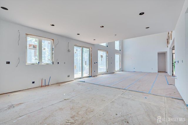 54 Nevsky Street, Edison, NJ 08820