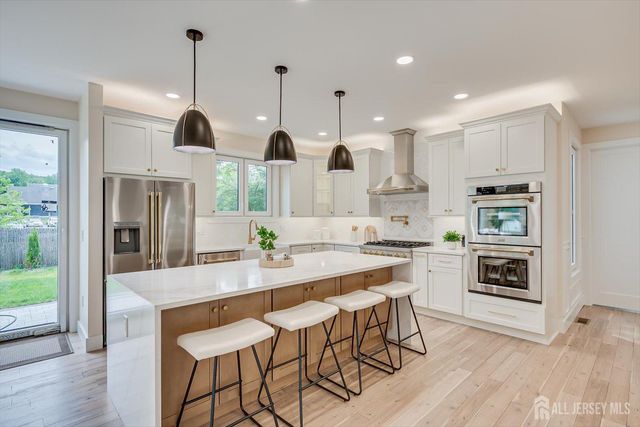 54 Nevsky Street, Edison, NJ 08820