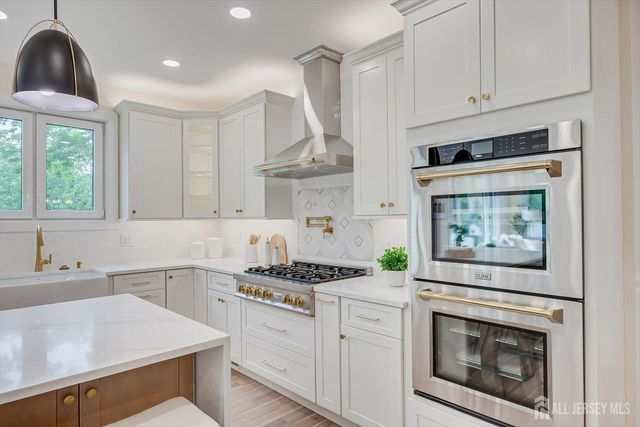 54 Nevsky Street, Edison, NJ 08820