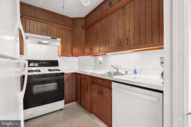 228 SPRING AVE, Lutherville Timonium, MD 21093