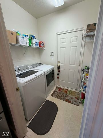 4677 W Harvest Way, New Palestine, IN 46163