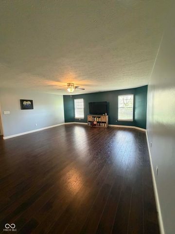 4677 W Harvest Way, New Palestine, IN 46163