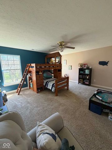 4677 W Harvest Way, New Palestine, IN 46163