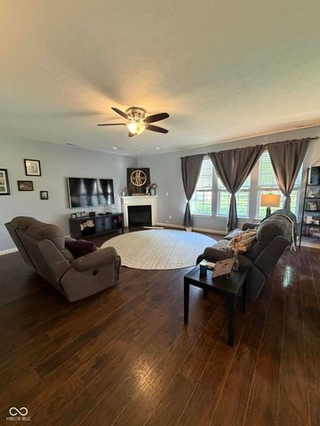 4677 W Harvest Way, New Palestine, IN 46163