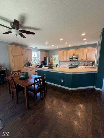 4677 W Harvest Way, New Palestine, IN 46163
