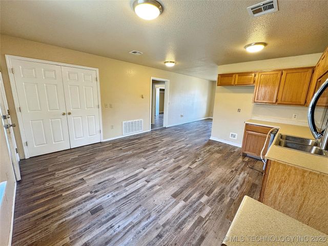 24536 E Woodland Road, Tahlequah, OK 74464