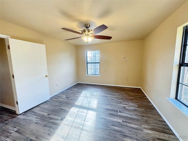 24536 E Woodland Road, Tahlequah, OK 74464