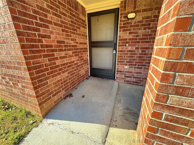 24536 E Woodland Road, Tahlequah, OK 74464