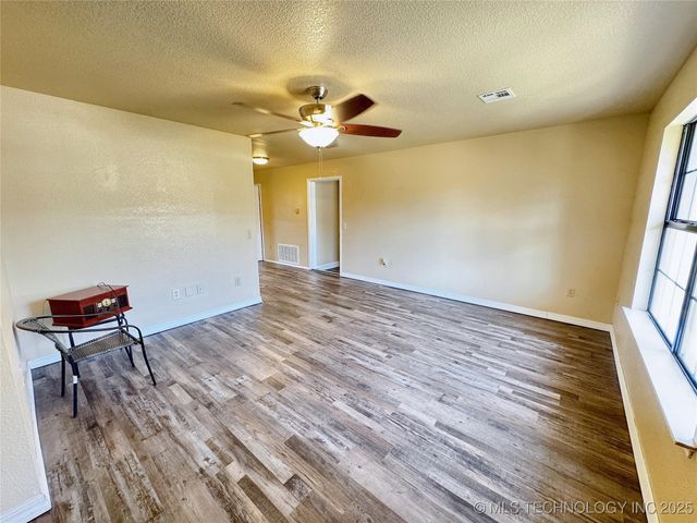 24536 E Woodland Road, Tahlequah, OK 74464