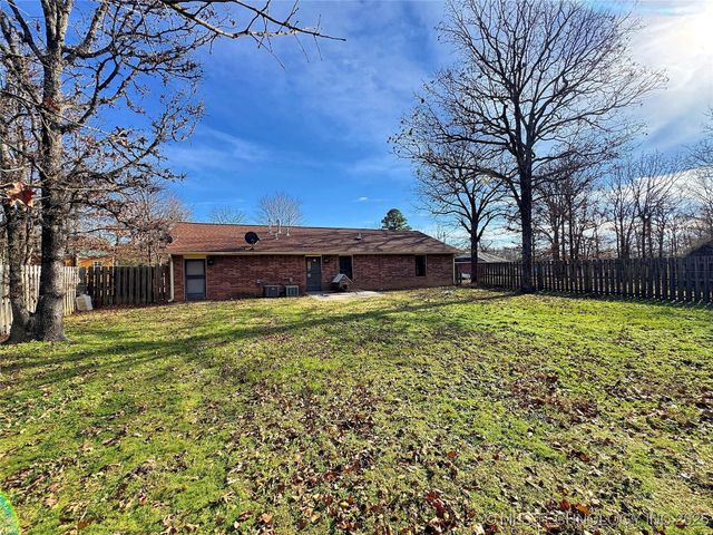 24536 E Woodland Road, Tahlequah, OK 74464