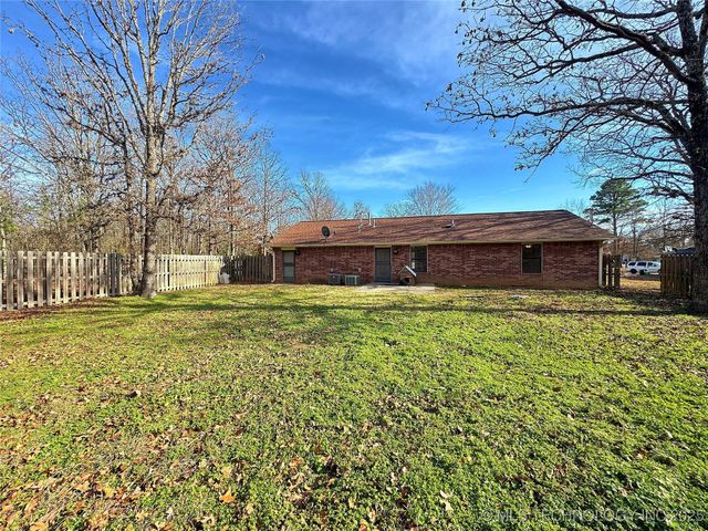 24536 E Woodland Road, Tahlequah, OK 74464